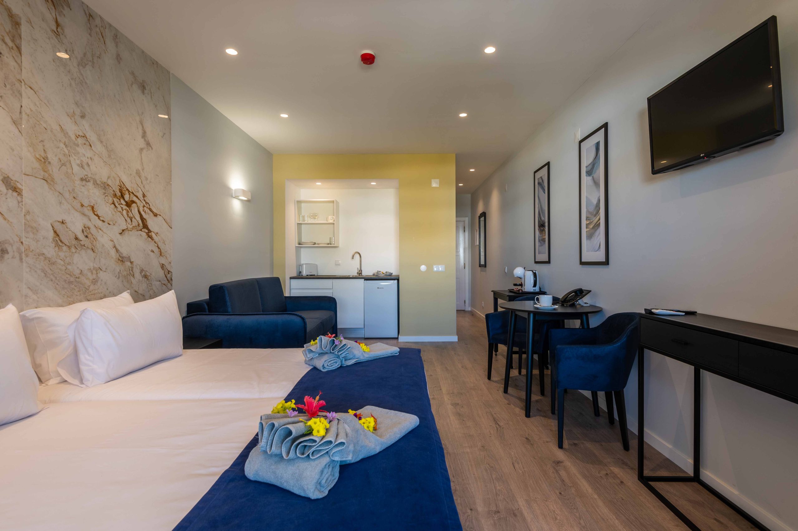 Hotel Emeralds WEB-12