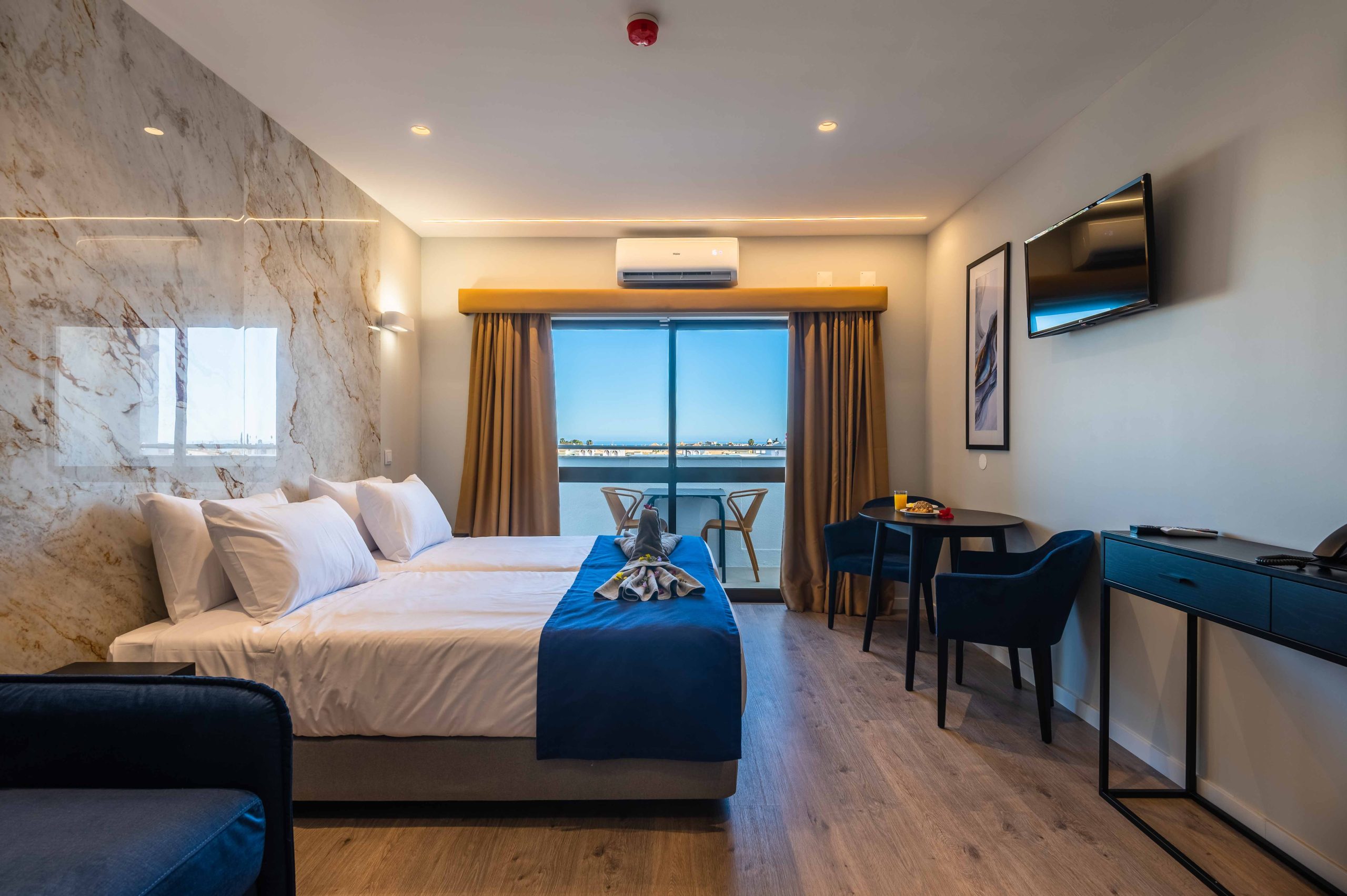 Hotel Emeralds WEB-81