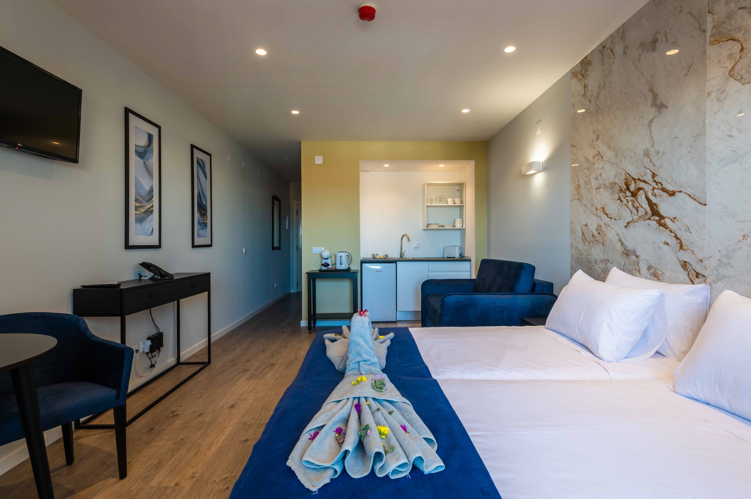 Hotel Emeralds WEB-82